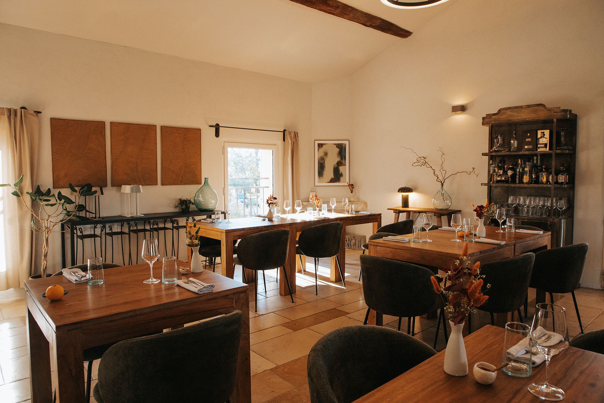 Château La Croix des Pins. Famille PetitJean, Terroirs d’exception en Vallée du Rhône et en Champagne.