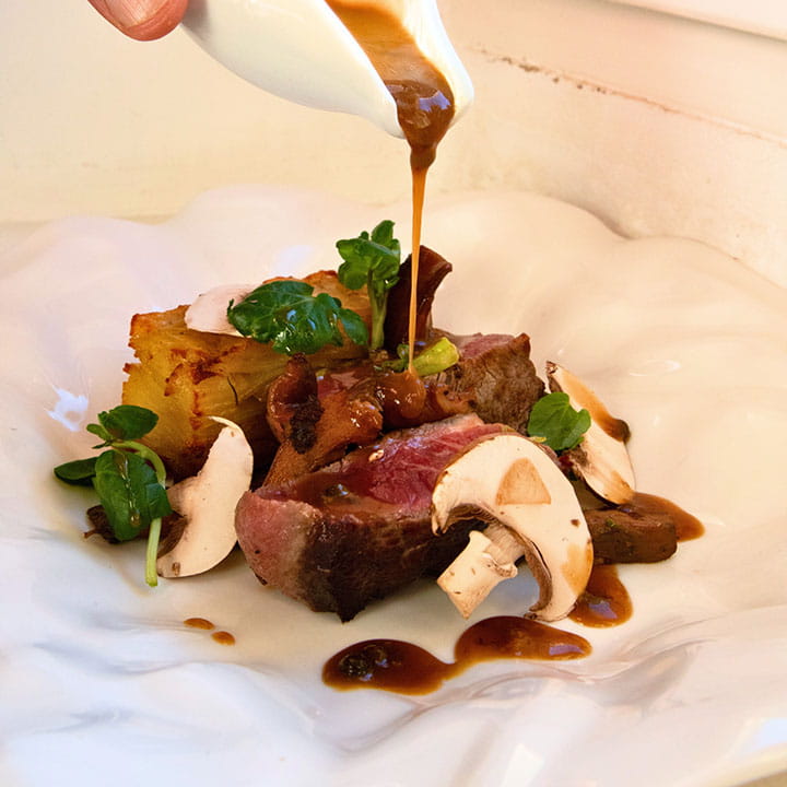 Château La Croix des Pins. Famille PetitJean, Terroirs d’exception en Vallée du Rhône et en Champagne.